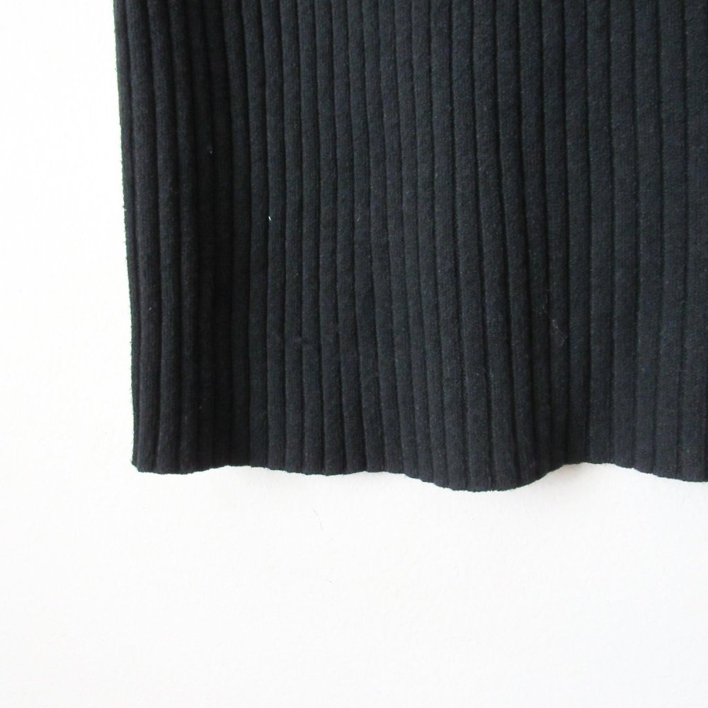 Essential Stretch Knit Midi Skirt in Chic Black Size-M - Picture 4 of 5